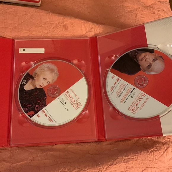 Everybody Loves Raymond DVDs - complete first and second Seasons - New - Picture 5 of 10